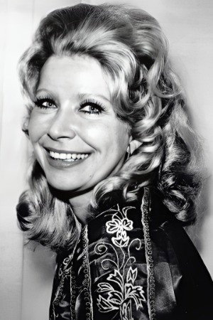 Noira Mello as Tereza in Era Preciso Voltar