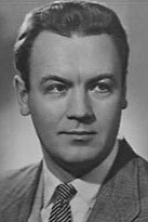 Lev Lobov as проводник Зачурский, казак in Dersu Uzala