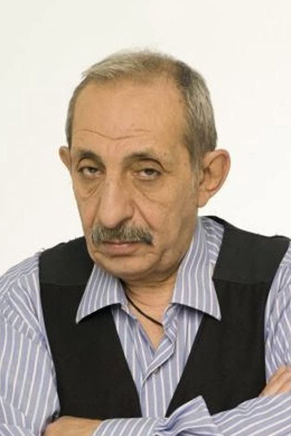 Μιχάλης Γιαννάτος as Shopkeeper in The Suspended Step of the Stork