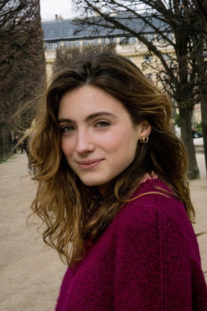 Dionéa Daboville as Lou Alessandri in Olivia