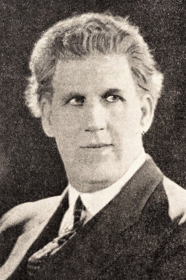 Jack Gavin as Desk clerk in A Ten-Minute Egg