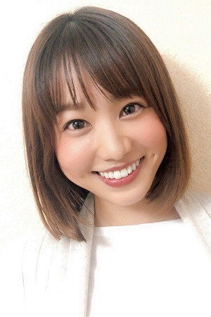 水越朝弓 as Azusa in Touching the Skin of Eeriness