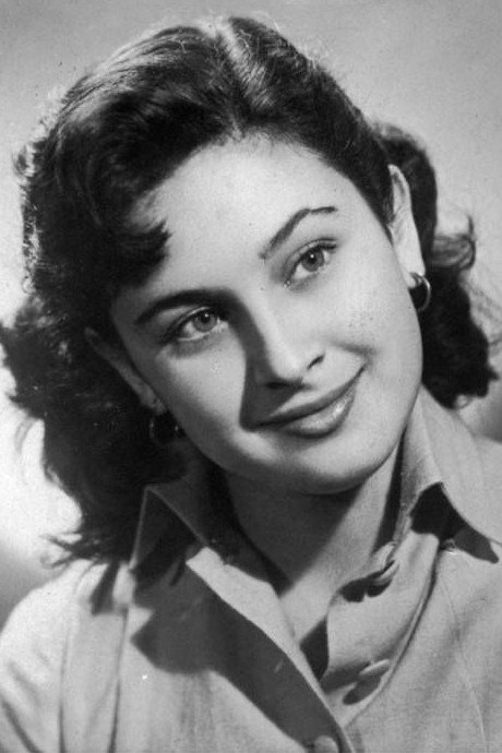 Marta Padovan as Mary in Die Easy in Ghentar