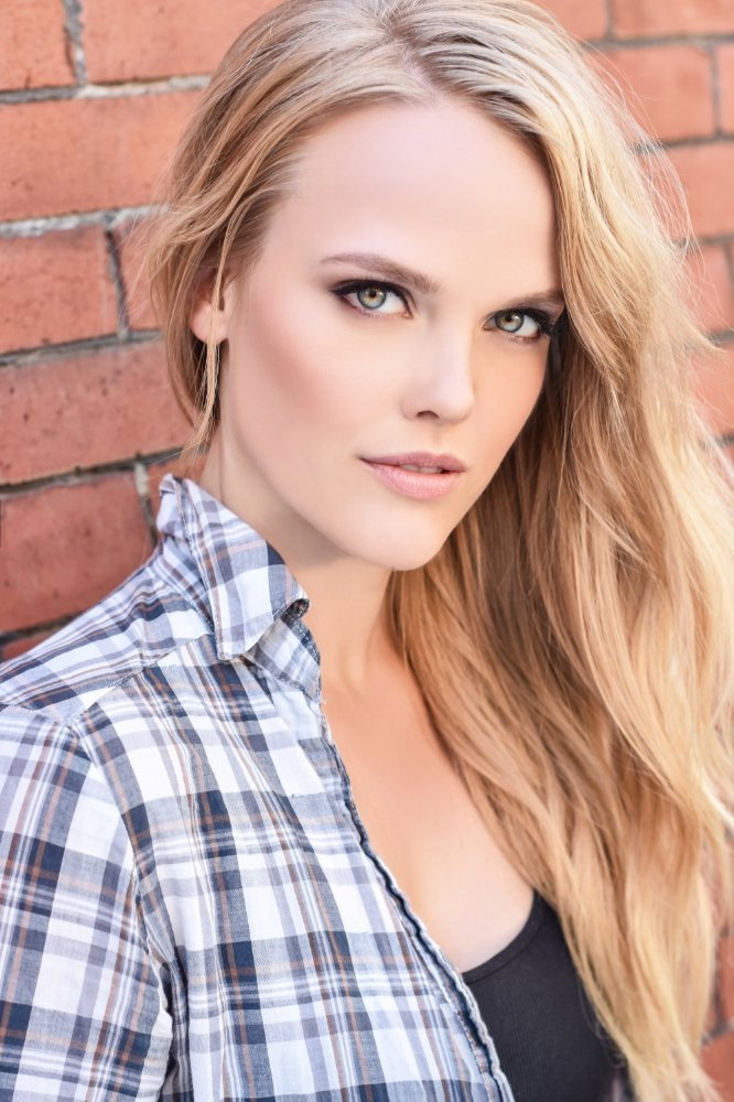 Clare Filipow as Shannon in On the 12th Date of Christmas