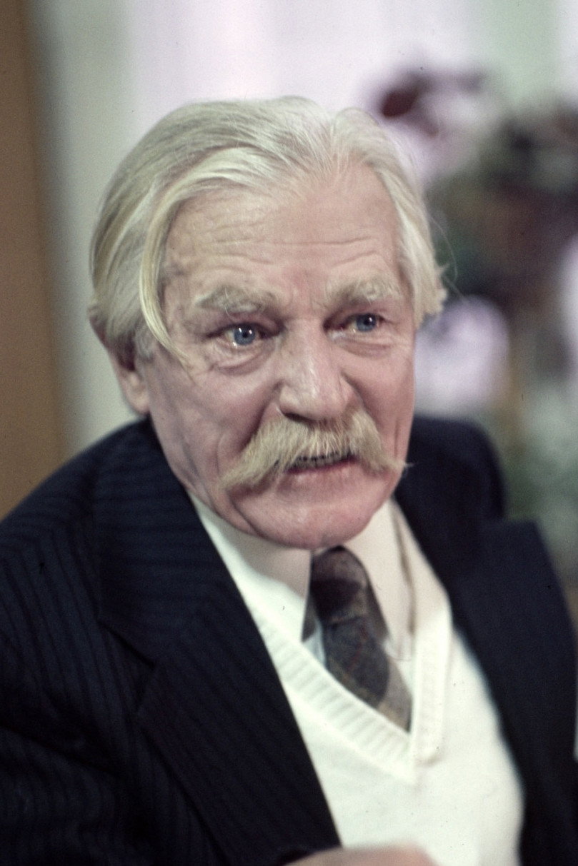 Juliusz Lubicz-Lisowski as Engineer Stefan (segment 1) in Three Stories