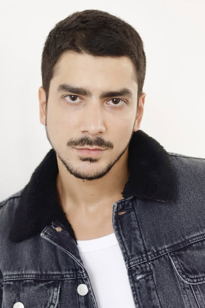 Rhener Freitas as Thiago Kunst in BIA