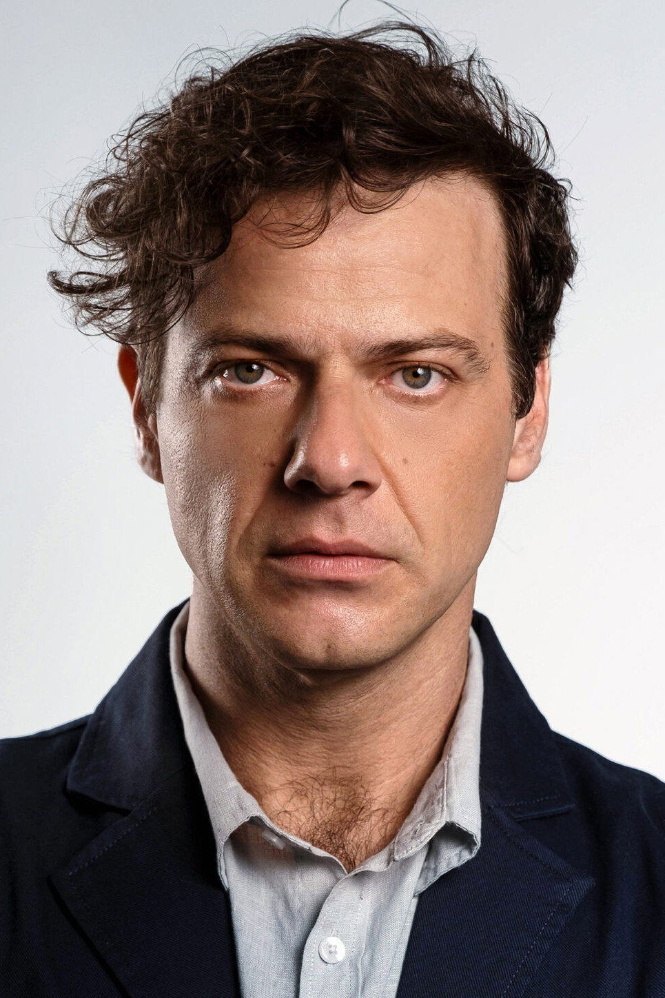 Ορέστης Τζιόβας as Stelios in Hara is missing