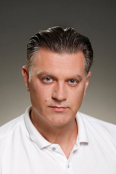 Alexey Zubkov as Кирилл Андреевич Збруев — олигарх, друга детства Бортника in Икорный барон