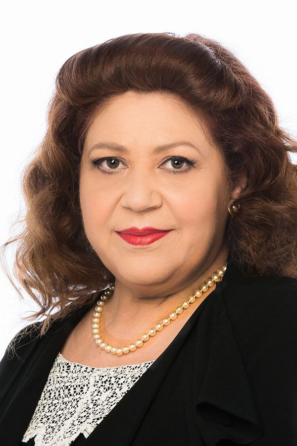 Χριστίνα Τσάφου as Calliope in Larisa Confidential