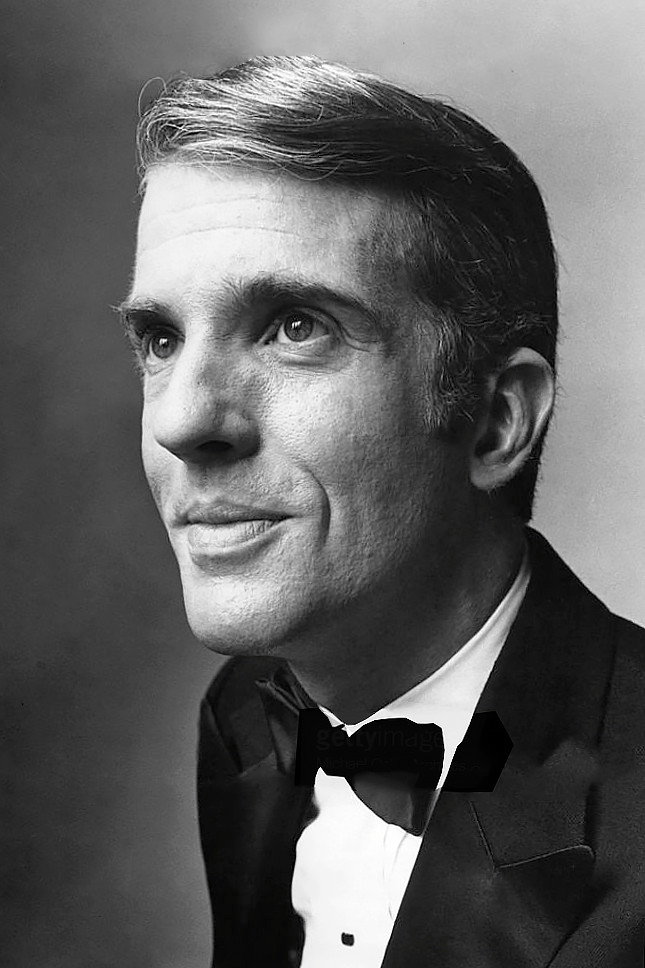 Peter White as Man in Garage in Diary of a Hitman
