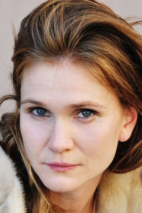 Lisa Hagmeister as Betty Markowski in Isi & Ossi
