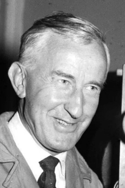 Antoni Bohdziewicz as Stage Director in The Criminal Who Stole a Crime