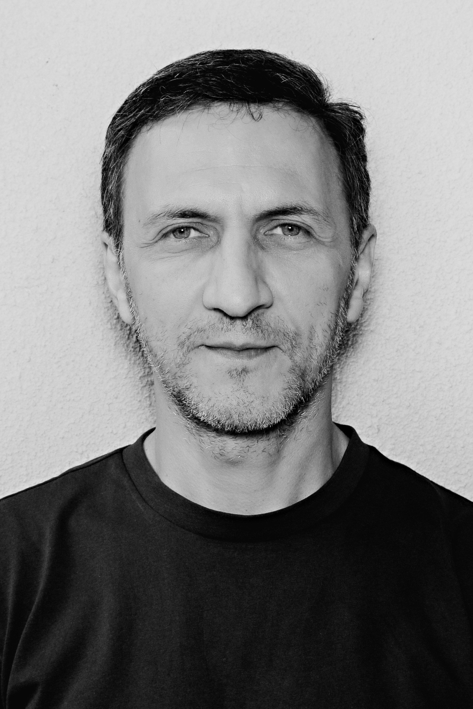 დიმიტრი ტატიშვილი as Mr. Janelidze (Detective) in Detectives