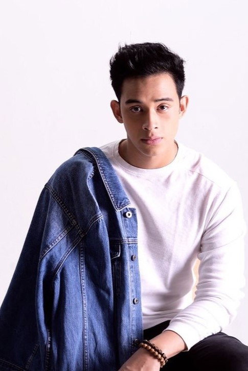 Diego Loyzaga as Pepe in Pabuya