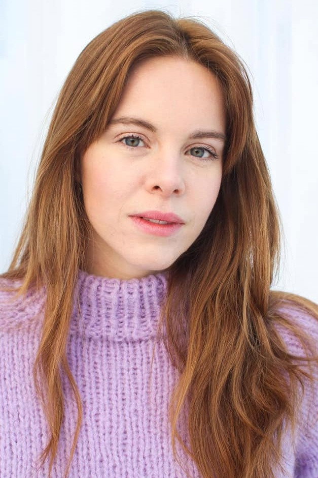 Lisa Teige as Amalie in Battle