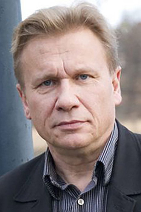 Pertti Koivula as Lahtinen in The Unknown Soldier