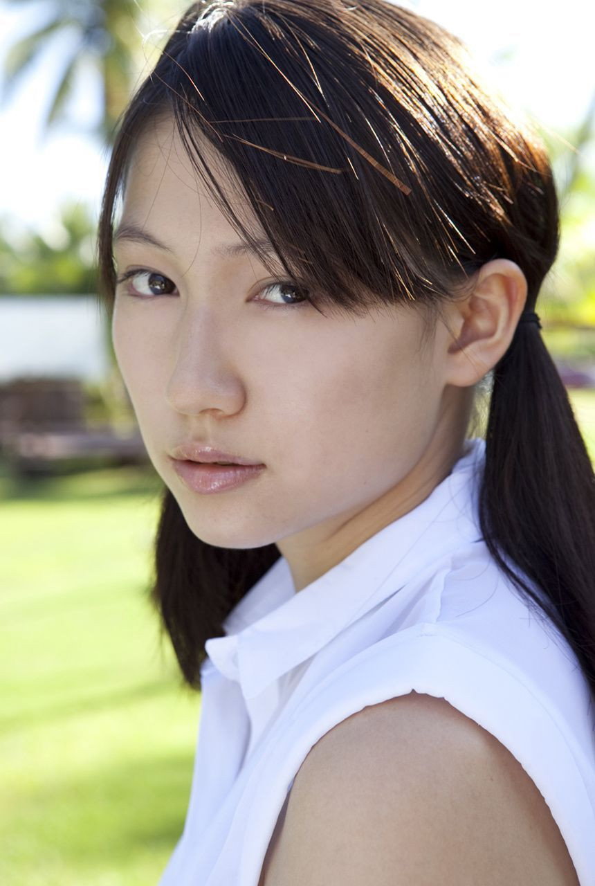 大野いと as Chiyuki Mioka in My Brother Loves Me Too Much