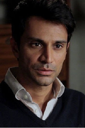 Kai Alexander as Carter in The Shattering