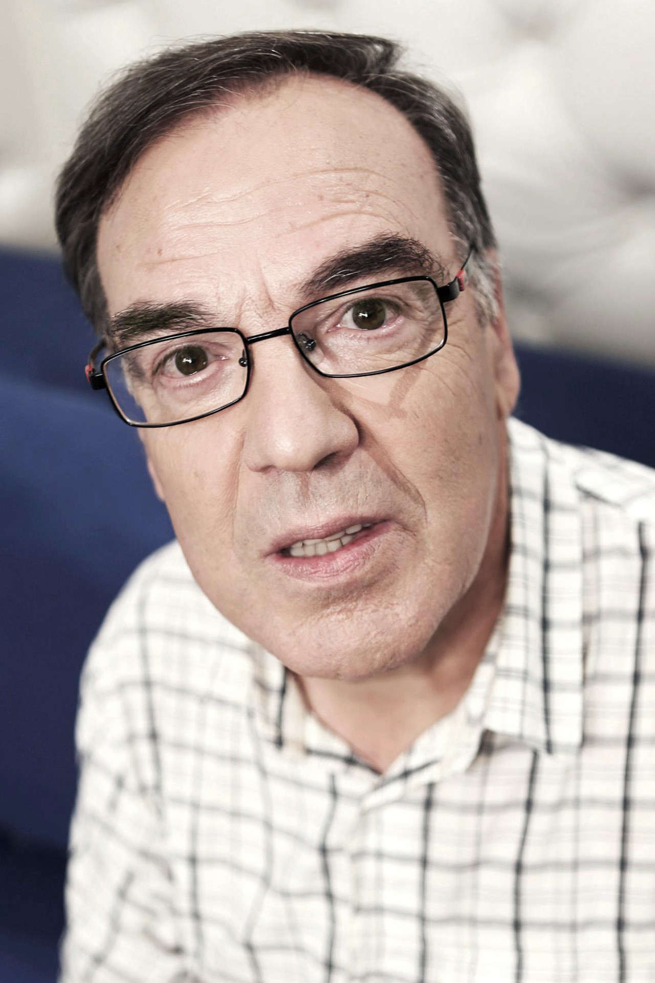 Ahmed Bedjaoui as Self (Host) in Télé Ciné Club