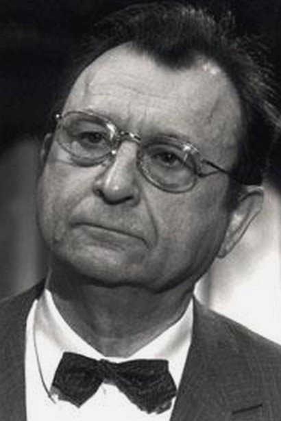 Claude Piéplu as Panoramix in Astérix & Obélix contre César