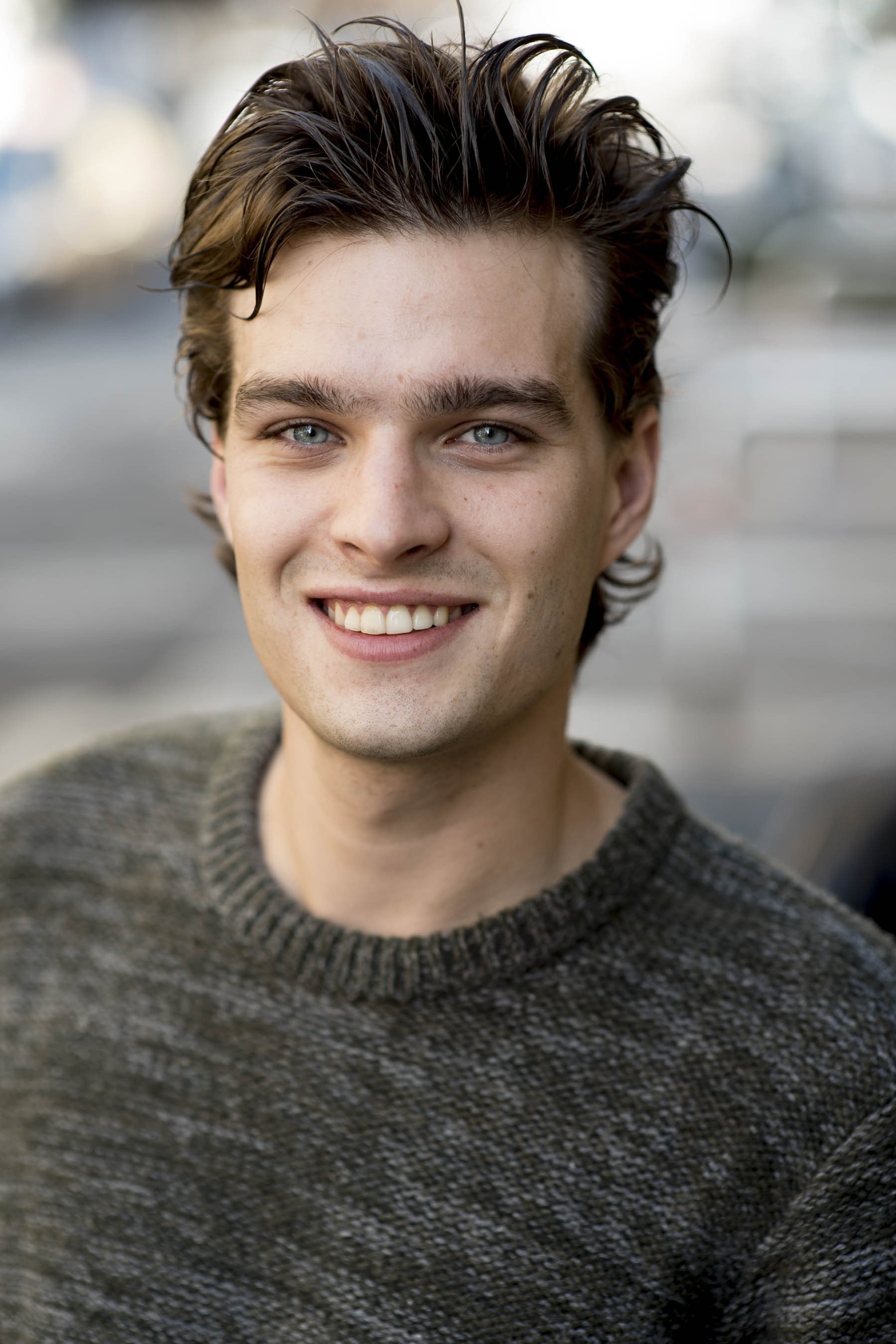 Riccardo Maria Manera as Lorenzo Zanin in Stranded