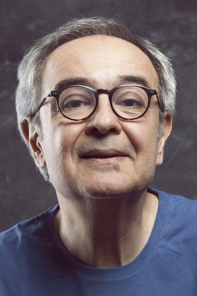 Şerif Erol as Suavi Alkanlı in Red Roses