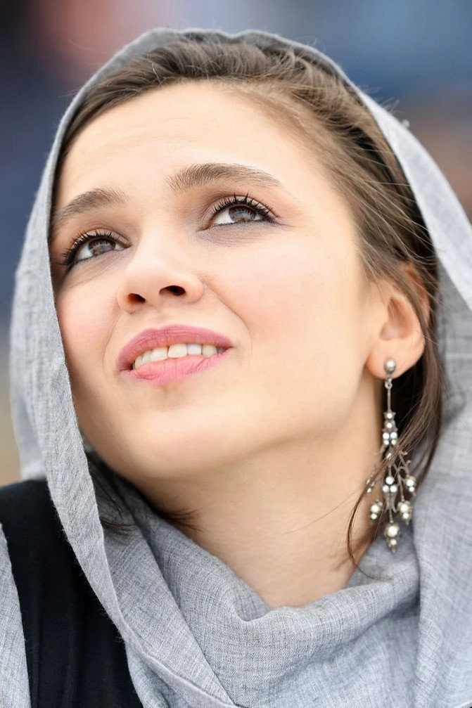 Marziyeh Rezaei as Marzi in Ride Away