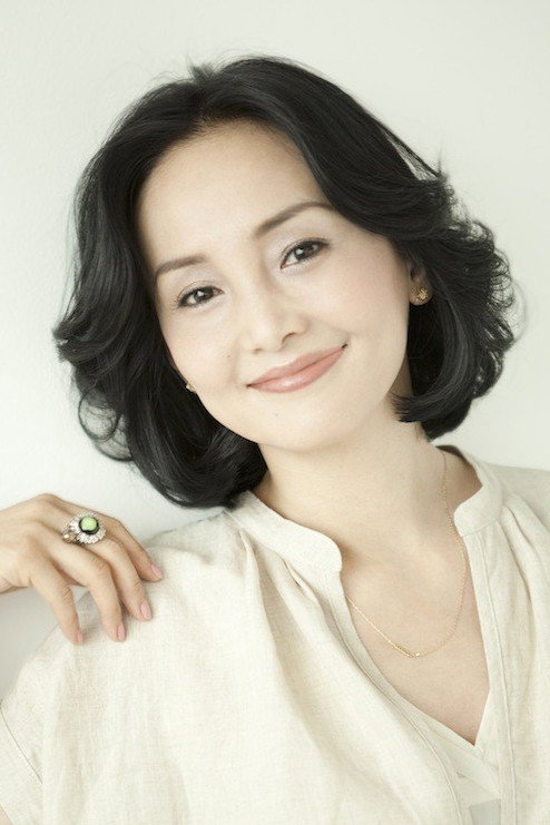 南果歩 as Noriko in The Men Who Made Ultraman