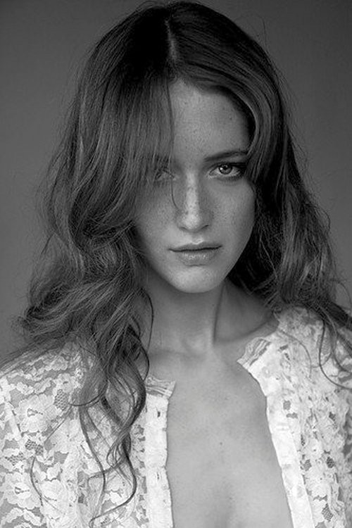 Susanna Giaroli as Romy in Eva Braun