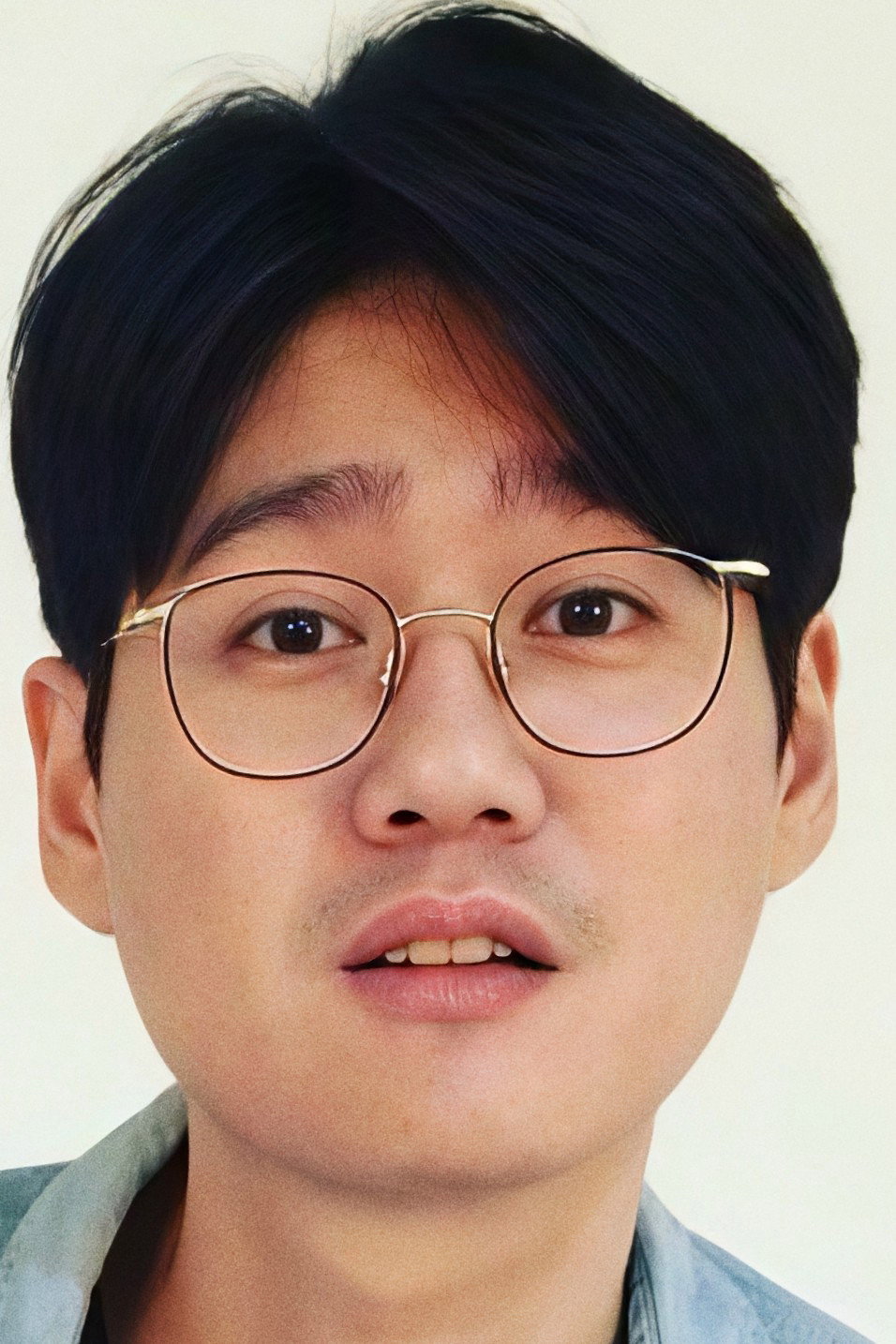 황성윤 as Su-hyo in Thundercloud Rainstorm