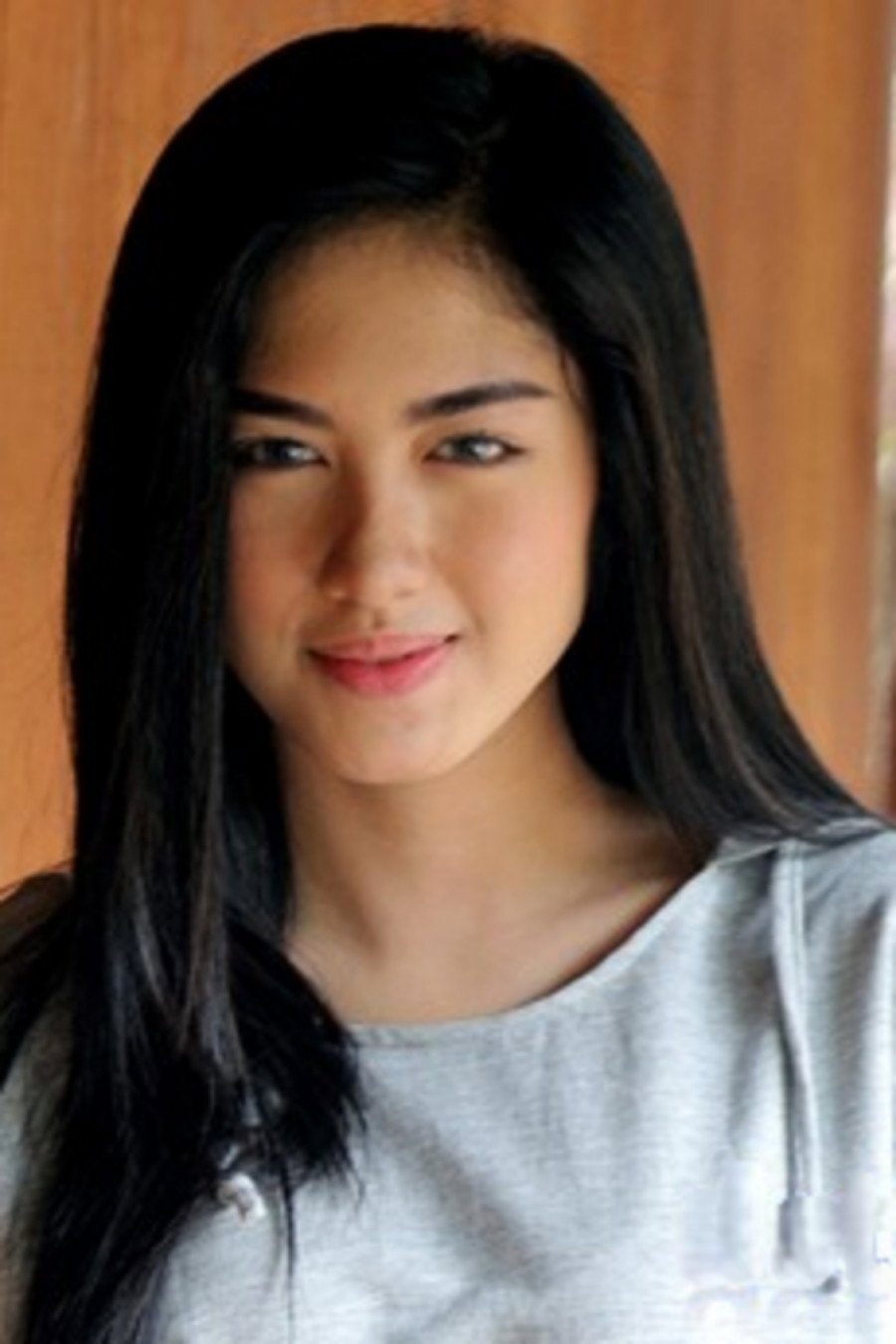 Ochi Rosdiana as Pitaloka in 7 Human Tiger
