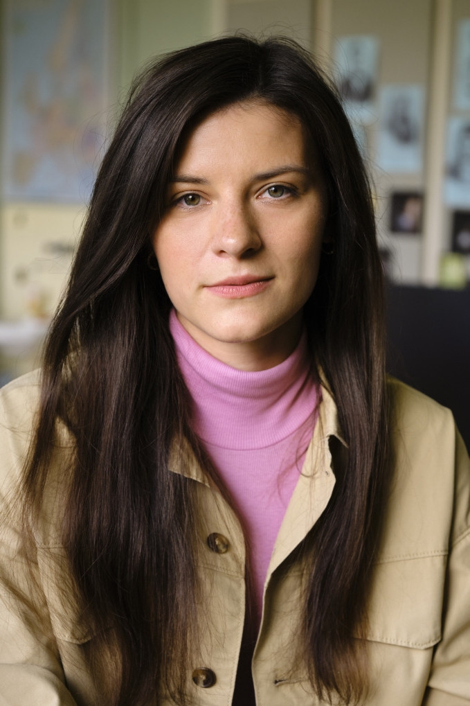 Radka Caldová as Resi in The Chambermaid