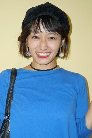 今村美乃 as Shiho Edano in Wooden Straw