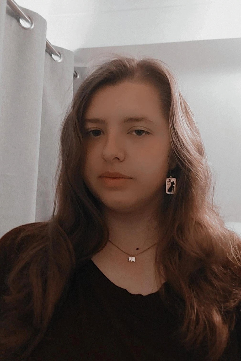 Rebecca Telford as Isla in Flawed Enough