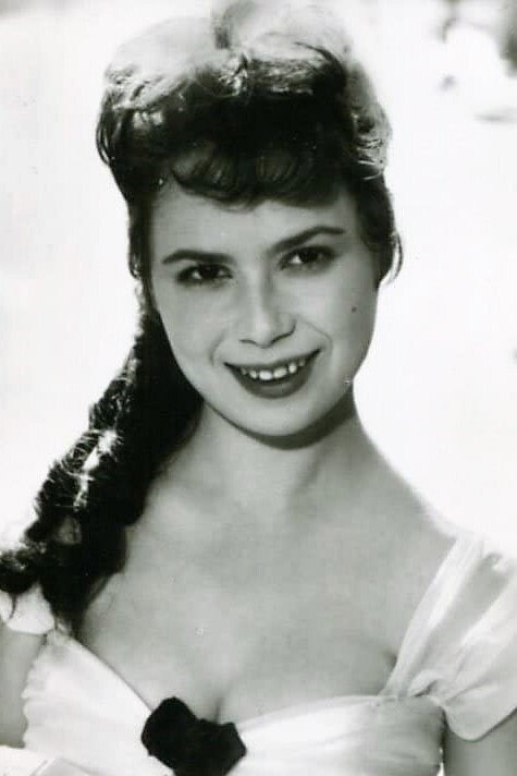 Chariklia Baxevanos as Tini, Stubenmädchen in Streichquartett