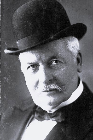 Frazer Coulter as Nicholas Harding in The Face at Your Window