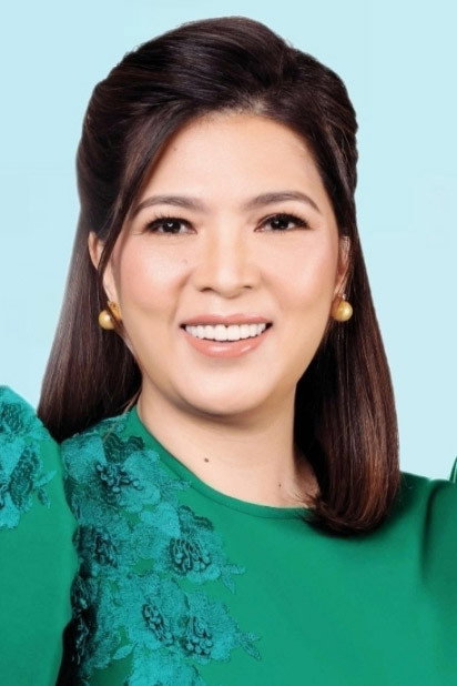 Lani Mercado as Olivia in Agos