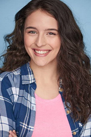 Isabella Dominguez as Nina in NooBees
