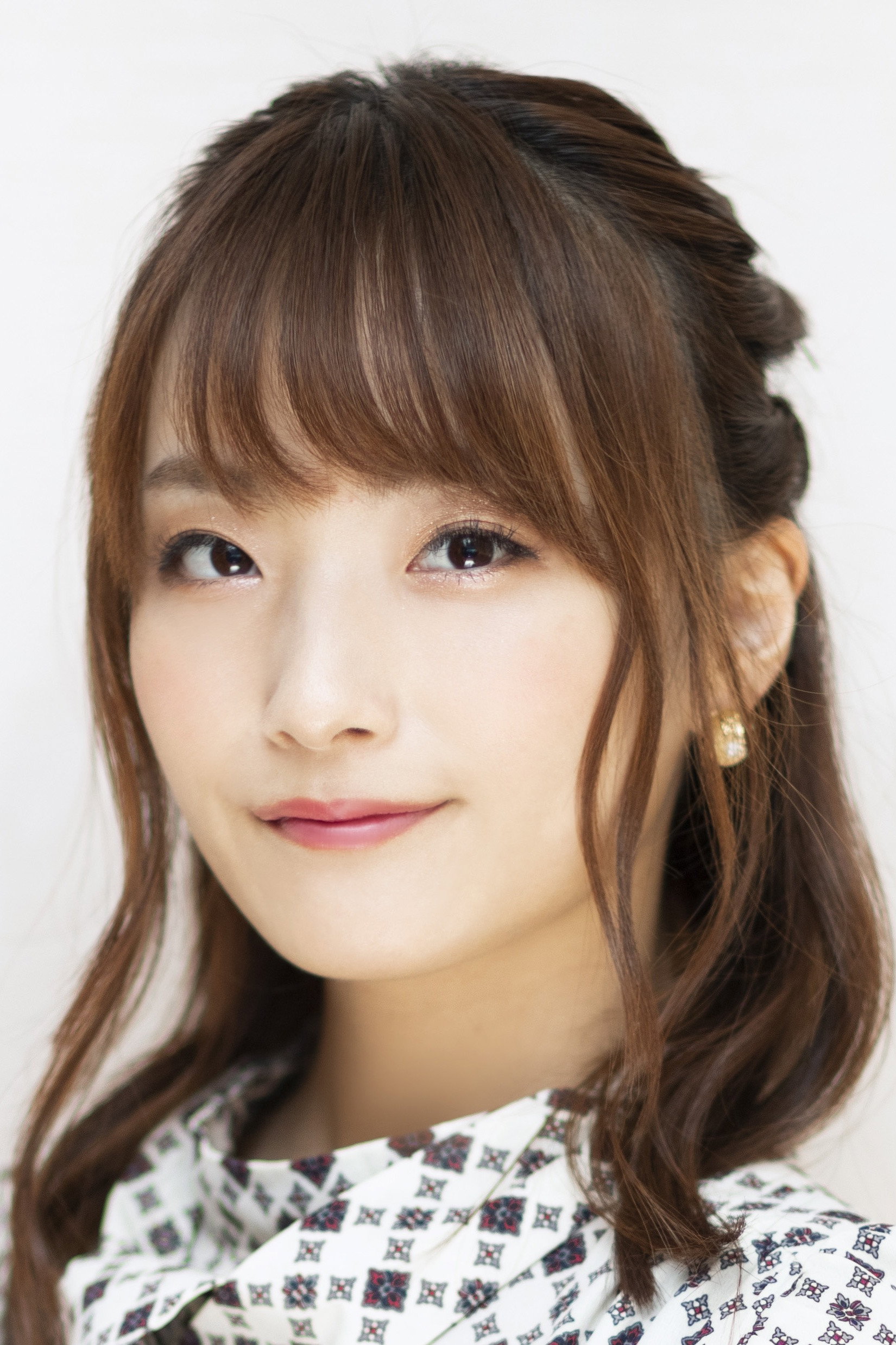 菅沼千紗 as Mamimi Tanaka (voice) in THE iDOLM@STER SHINY COLORS