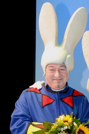 Don van Dijke as Opa Pluis in Nijntje op vakantie