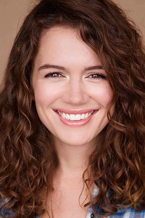 Meggan Kaiser as Molly in The Single's Guidebook