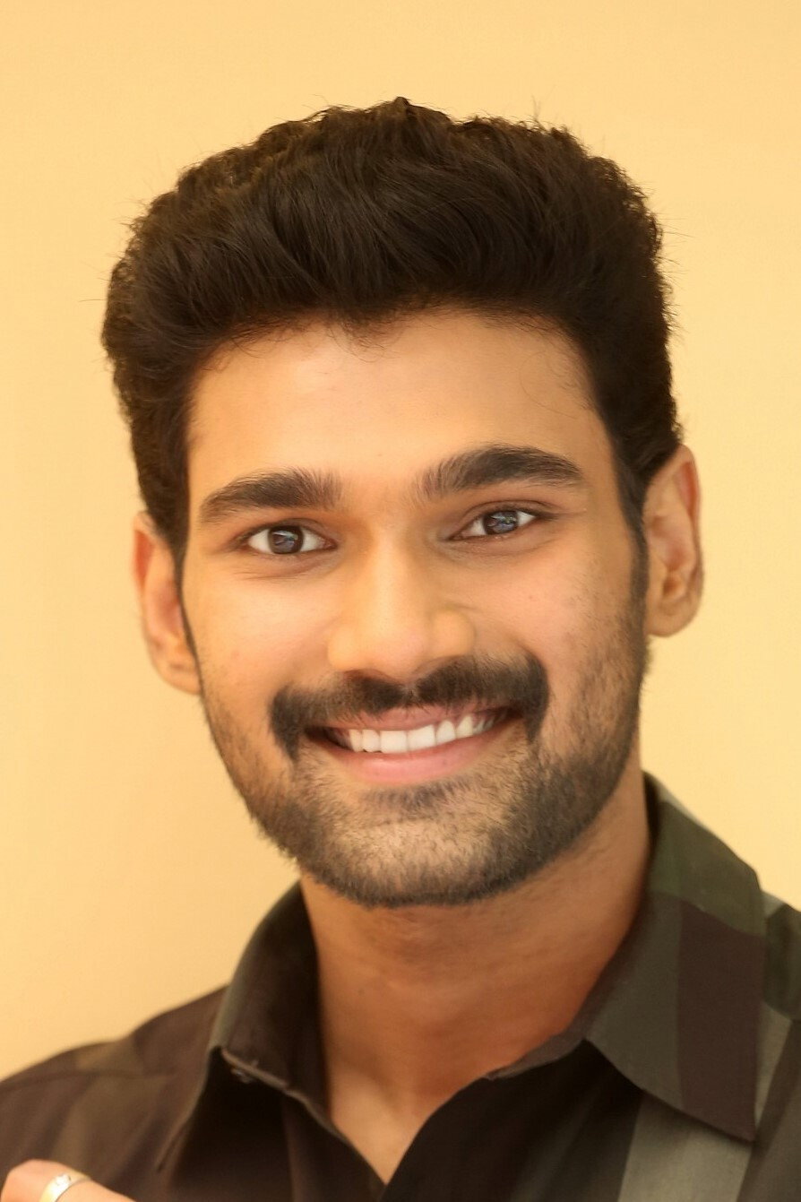 Bellamkonda Srinivas as Sreenu in Alludu Adhurs