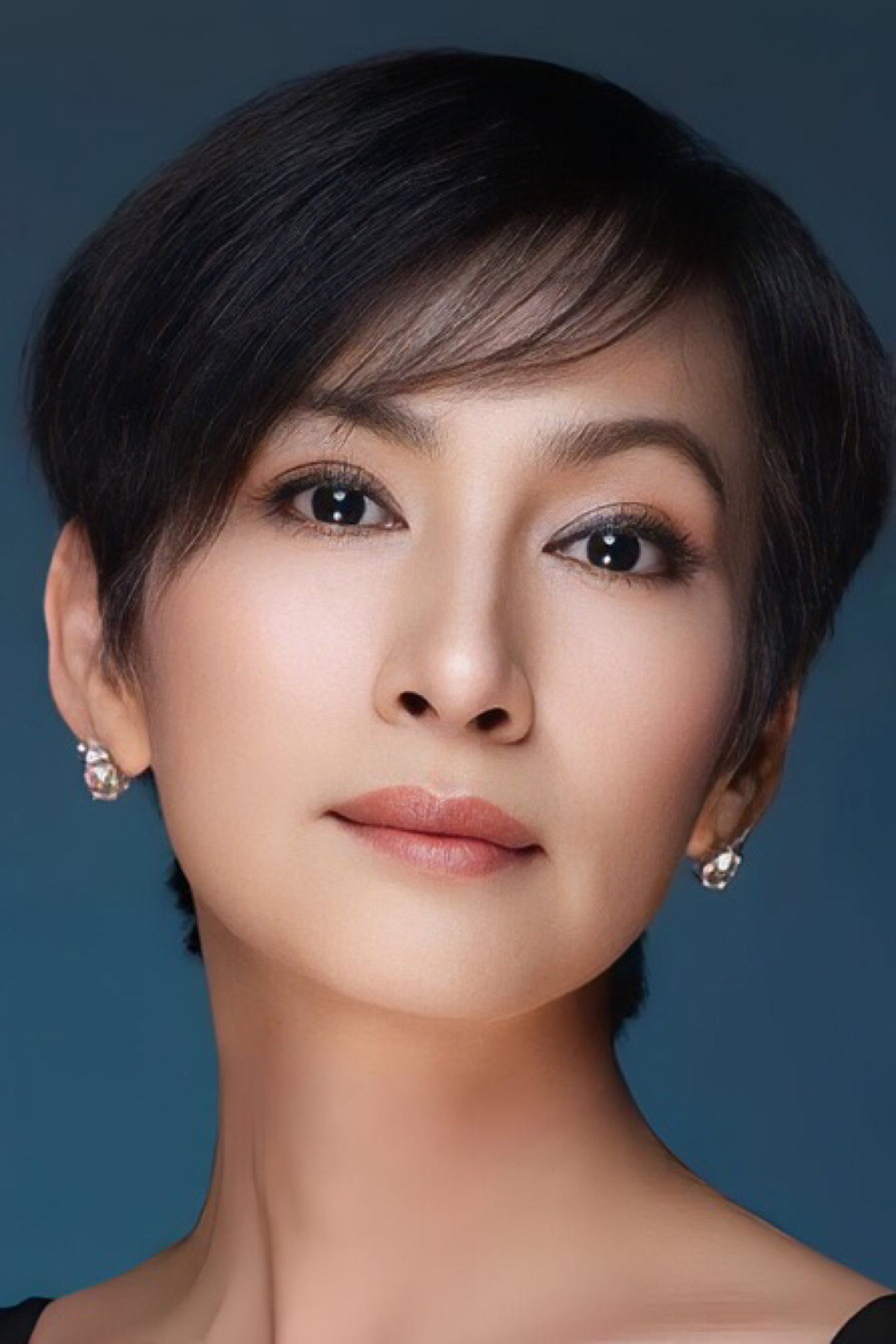 Kokkorn Benjathikoon as Pia in The Iron Ladies 2