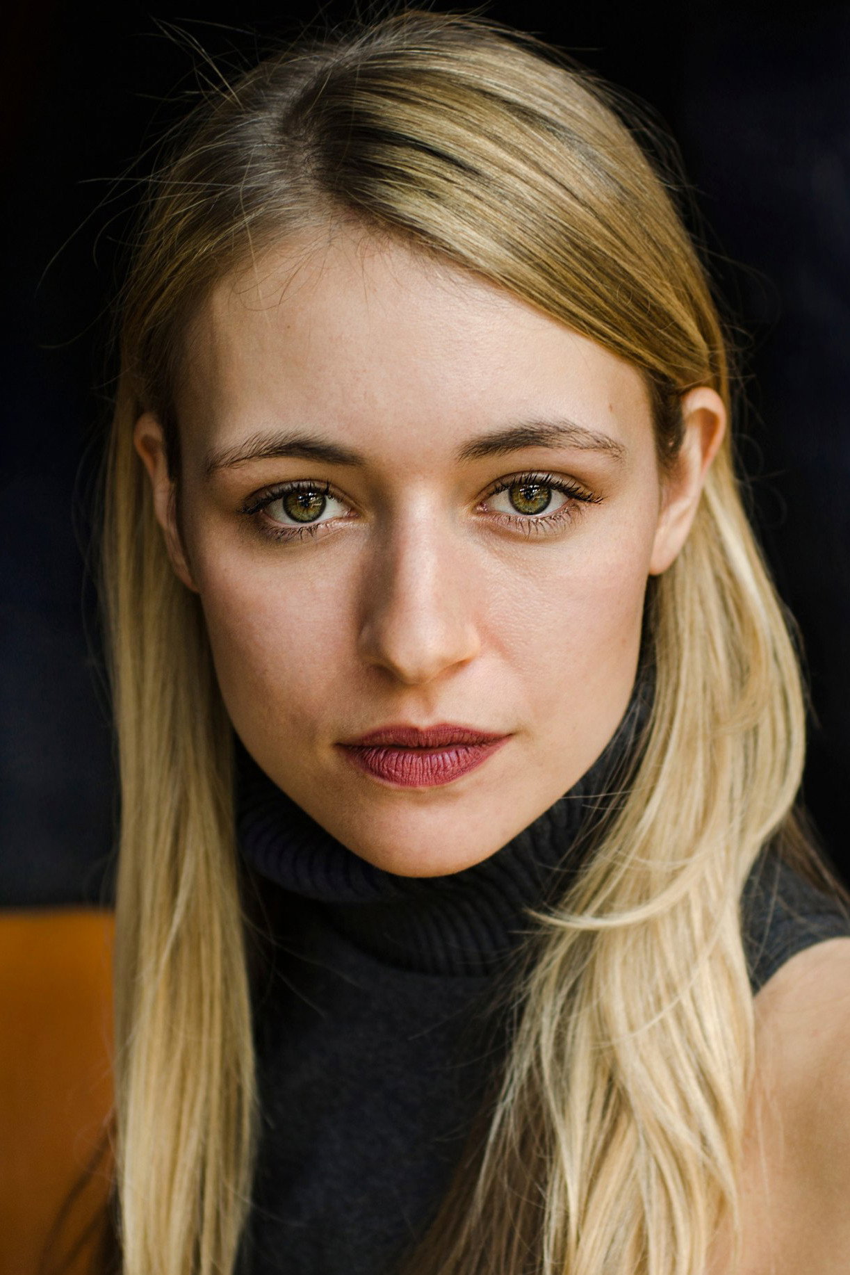 Alma Prelec as Anna in Come Home
