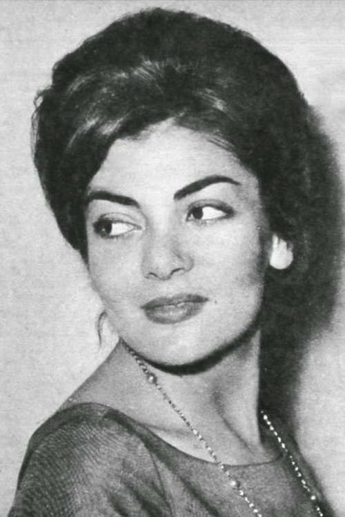 Gülgün Kutlu as Mother (Anne) in Pose