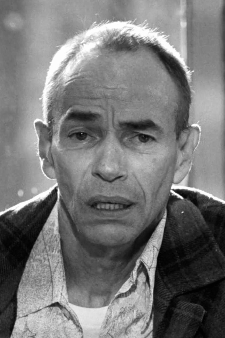 Brad Sullivan as Gen. John Anson in Clinton and Nadine