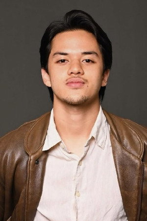 Jeremie Moeremans as Danan in Keluarga Suami Adalah Hama