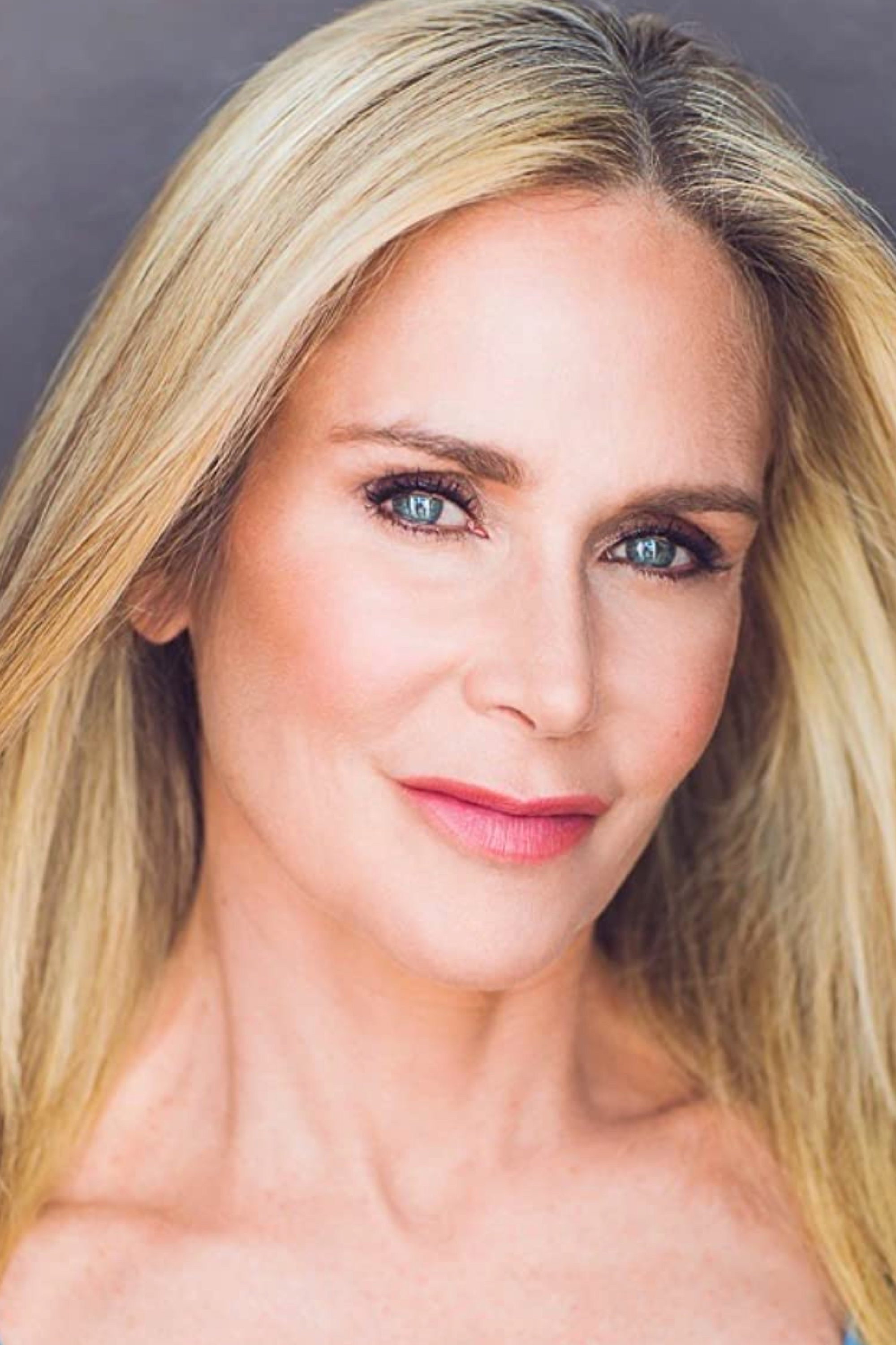 Sheila Ball as Deb in Extraction, USA