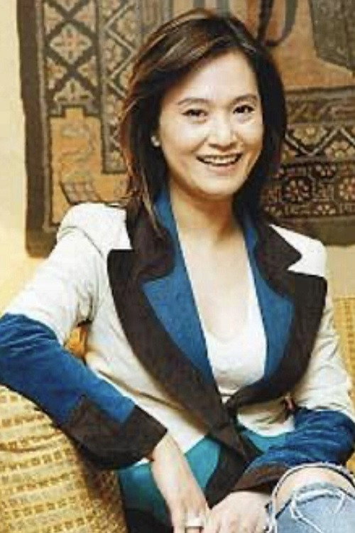 顏寧 as Kong Ping in Desire