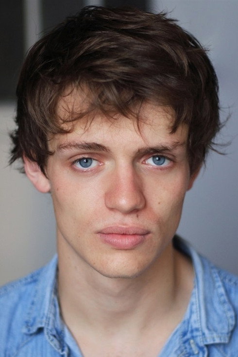 Oscar Lesage as Chartres in Marie Antoinette